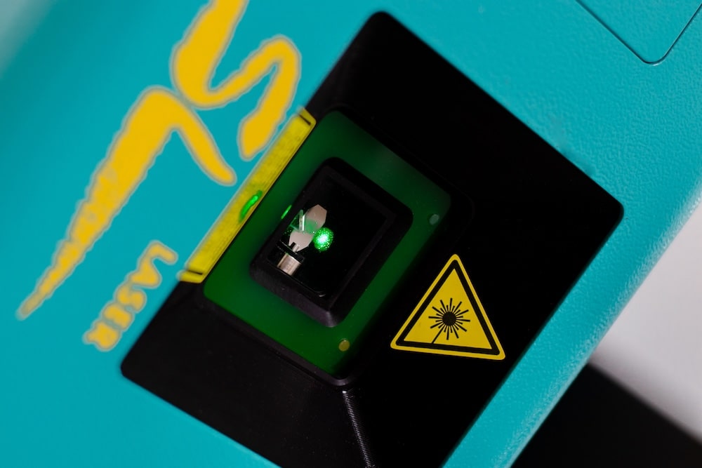 Kreuzlaser für die Industrie mit grünem Laserstrahl