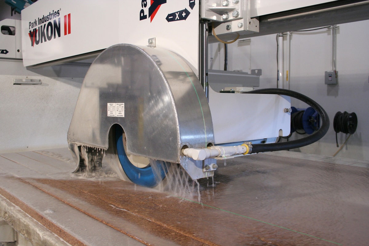 Steinkreissaege mit Laser min