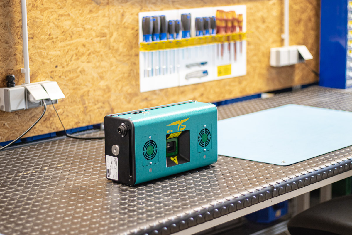 Produktfoto Laser auf Arbeitsfläche