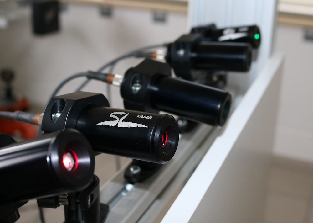 Industrial cross line laser for precise positioning 1